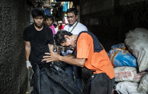 Philippine blast leaves 12 dead, 67 wounded in market