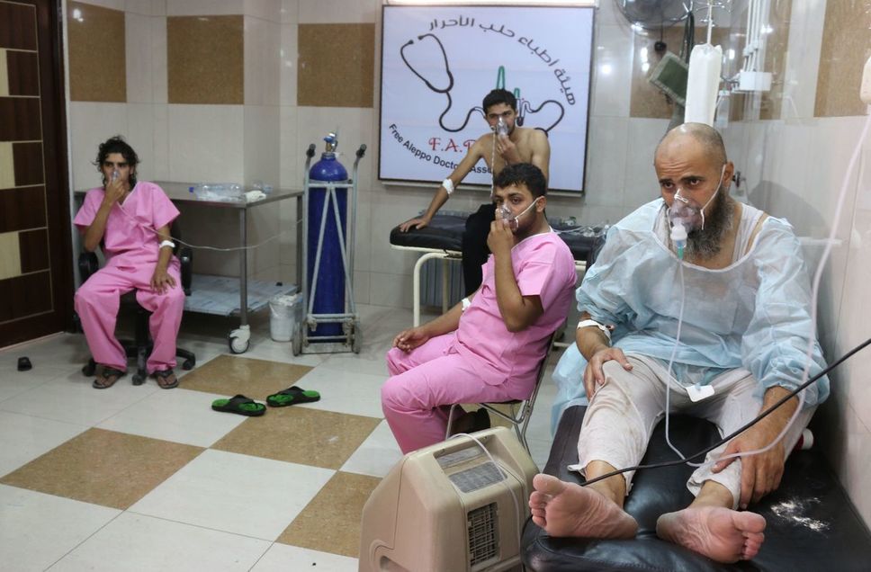 Watch: Suspected chlorine gas attack chokes dozens in Aleppo