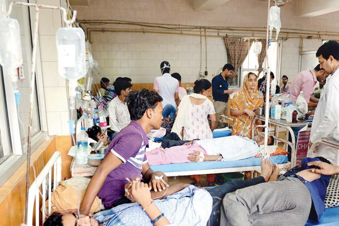 Clinics in Delhi are getting swamped with patients pouring in. FILEâÂÂPICâÂÂFORâÂÂREPRESENTATION