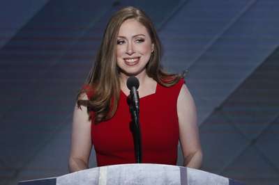 Chelsea Clinton to remain on family foundation board