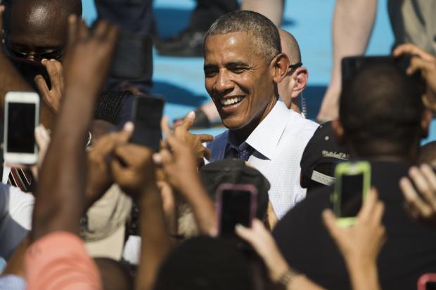 Obama hits campaign trail for Clinton in Philadelphia