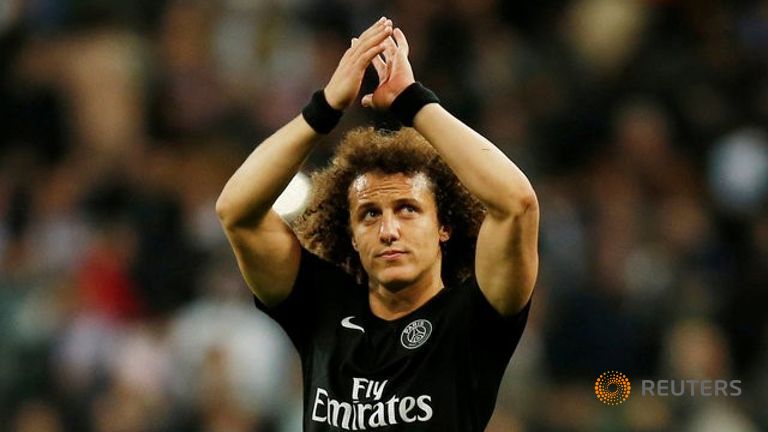 Chelsea re-sign defender David Luiz from Paris Saint-Germain