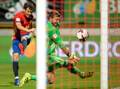 Costa double leads eight-goal start for Lopetegui s Spain