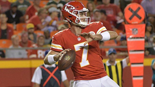 Eagles sign quarterback Aaron Murray