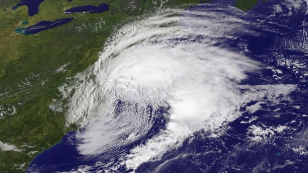 Hermine kills 2 as storm continues northward march