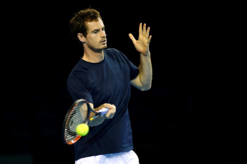 Murray embraces his inner David Beckham in Glasgow