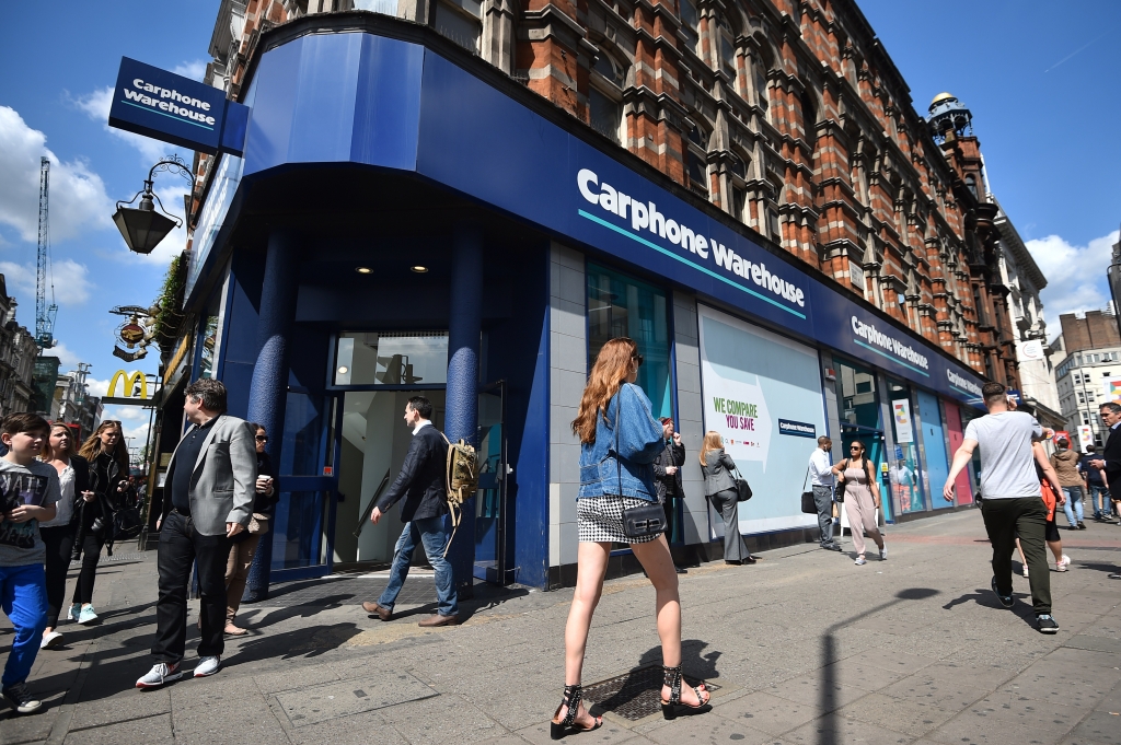 Dixons Carphone sales beat forecasts, sees no Brexit impact