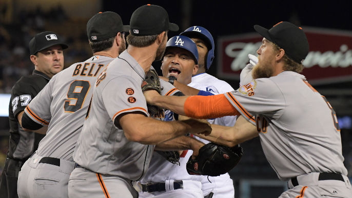 Tempers flare, Dodgers rally past Giants 2-1 in 9th inning