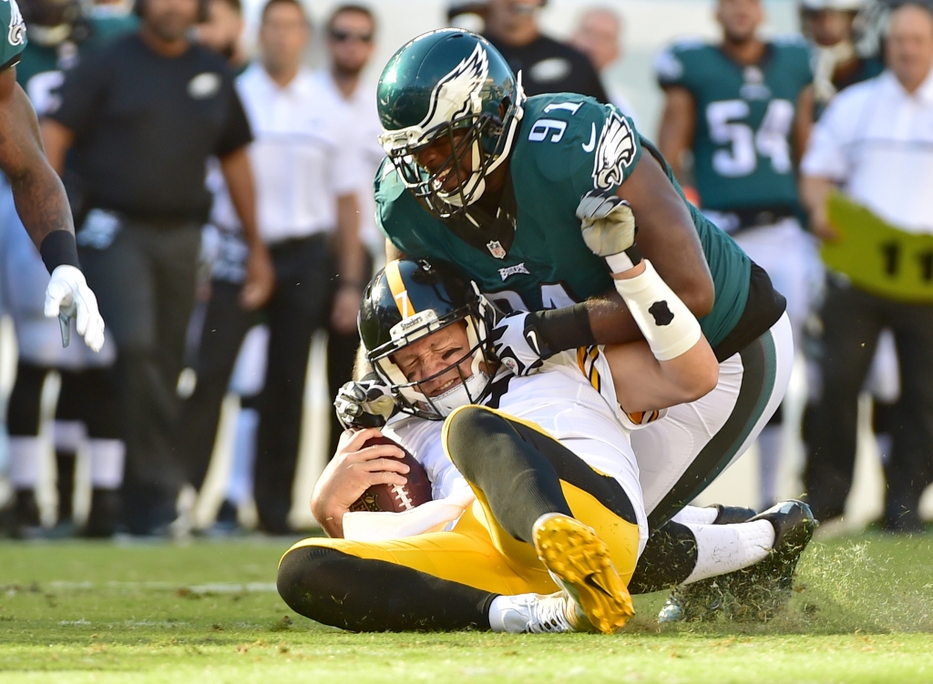 Sep 25 2016 Philadelphia PA USA Philadelphia Eagles defensive tackle Fletcher Cox tackles Pittsburgh Steelers quarterback Ben Roethlisberger during the second quarter at Lincoln Financial Field. Mandatory Credit Eric Hartline-USA TODAY Spor