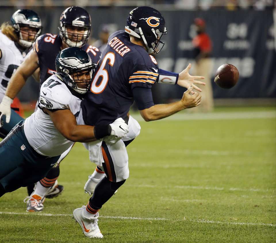 Sprained thumb could leave struggling Bears without Cutler