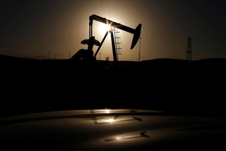 International oil prices slump