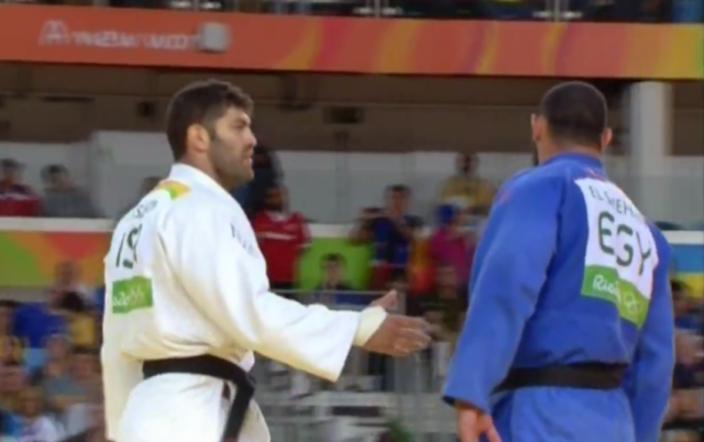 Egyptian judoka Islam El Shehaby refuses to shake hand of Israeli Or Sasson TWITTER