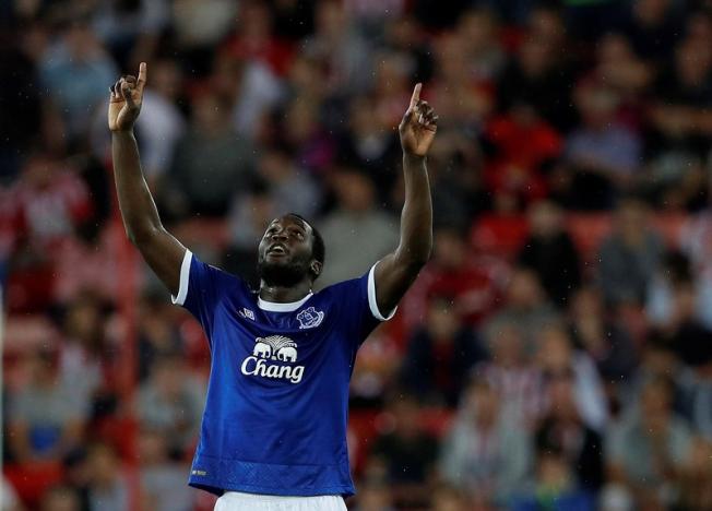 Britain Football Soccer- Sunderland v Everton- Premier League- Stadium of Light- 12/9/16 Everton's Romelu Lukaku celebrates scoring their second goal Action Images via Reuters  Lee Smith