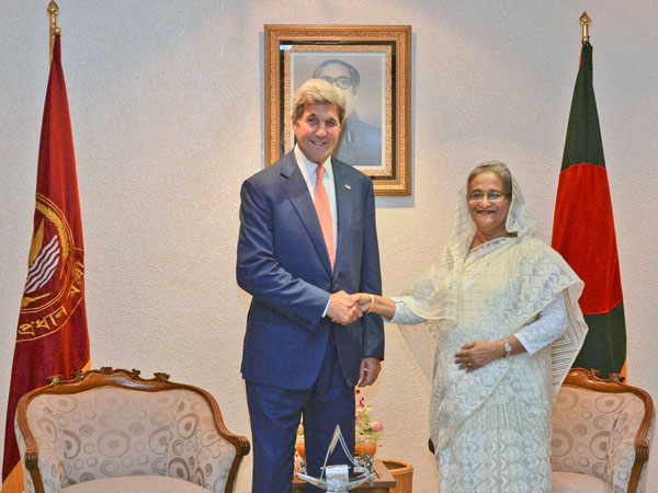 Kerry heads to Bangladesh, India amid South Asian tensions