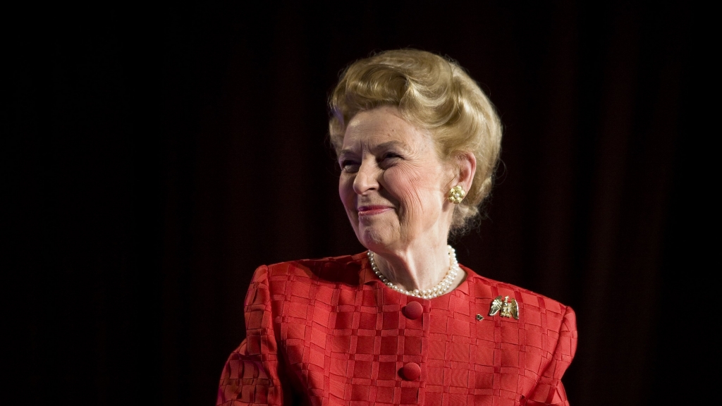 Far-right activist, author Phyllis Schlafly dies at 92