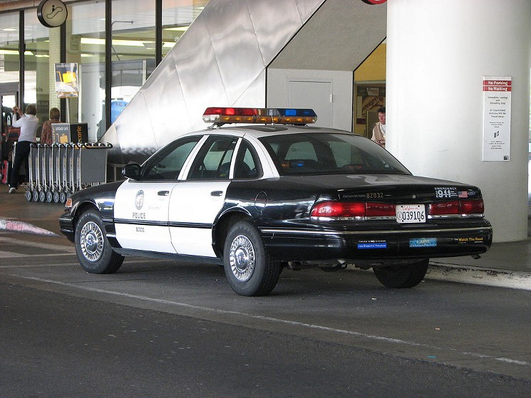 Police search LA airport, many evacuate as shooter reported