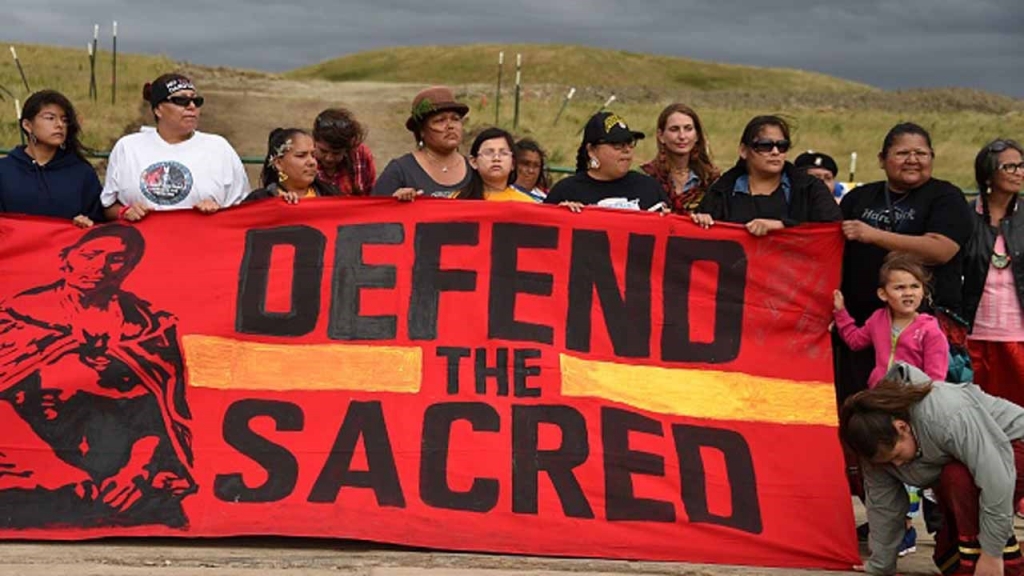 Oil pipeline protest turns violent in southern North Dakota