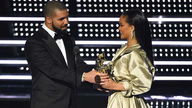 Drake presents the Michael Jackson Video Vanguard Award to Rihanna at the MTV Video Music Awards