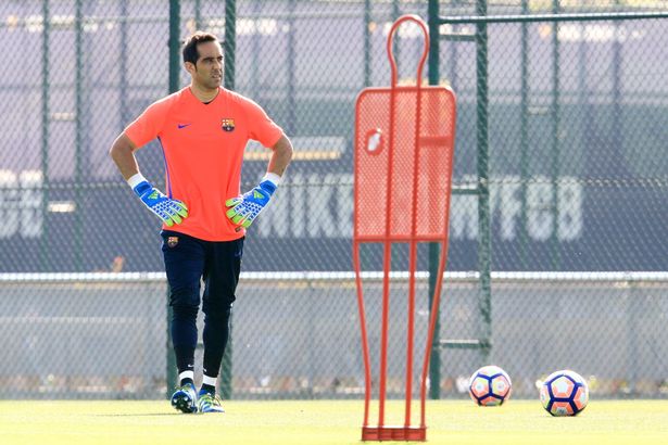 Goalkeeper Claudio Bravo