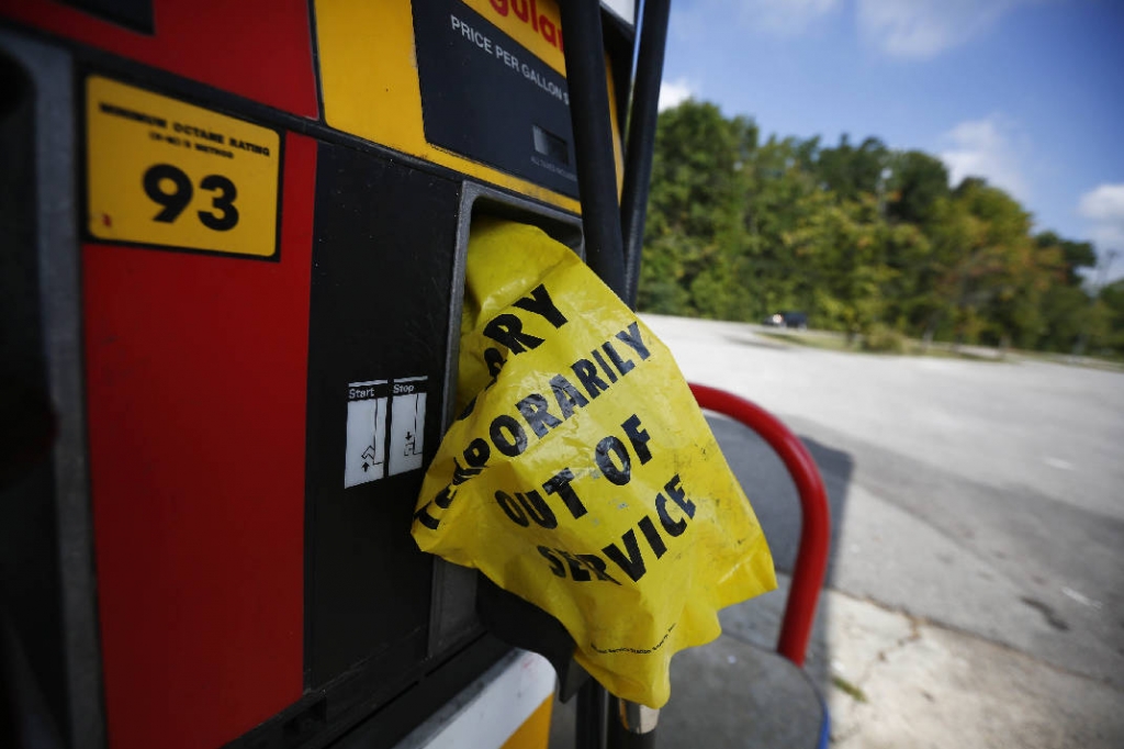 US pump prices rise as Colonial fixes gasoline pipeline leak