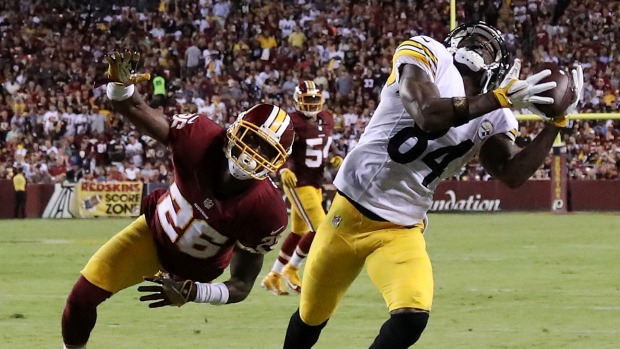 Pittsburgh Steelers wide receiver Antonio Brown catches a touchdown pass before celebrating with an end zone twerk