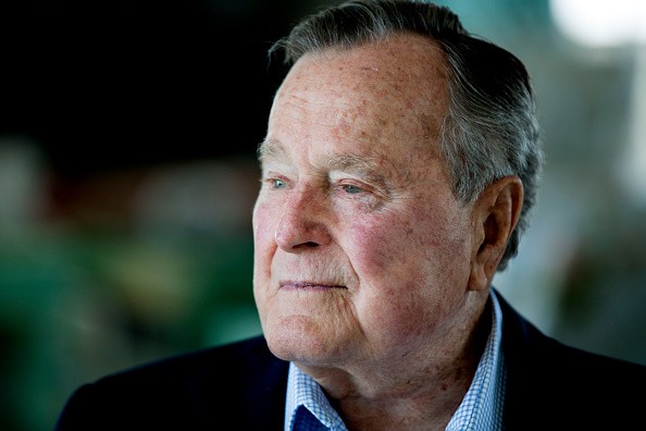 George H.W. Bush to 'vote for Hillary&#039