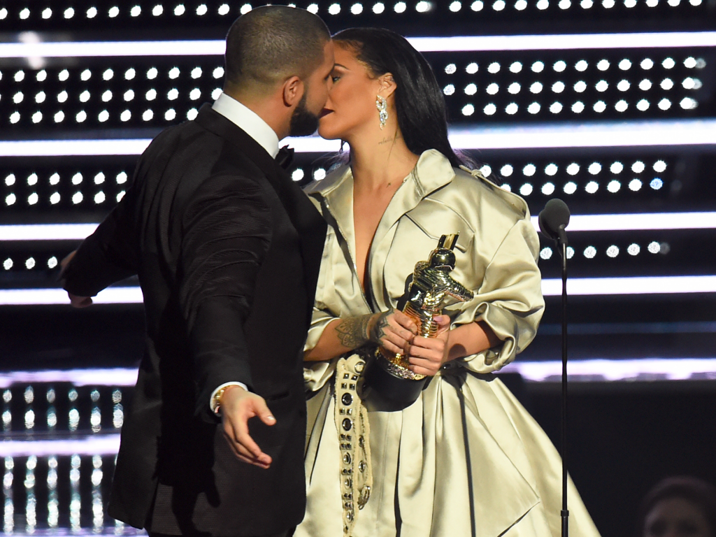 Drake rihanna vmas