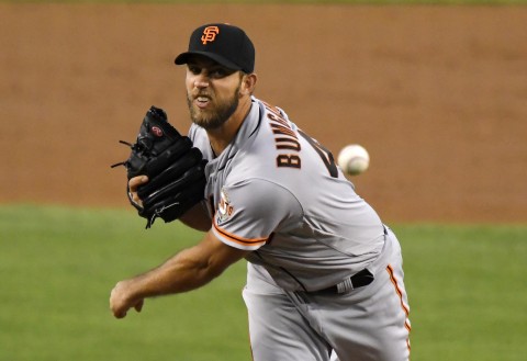 Giants' Bumgarner struggles again vs Dodgers in 9-5 loss