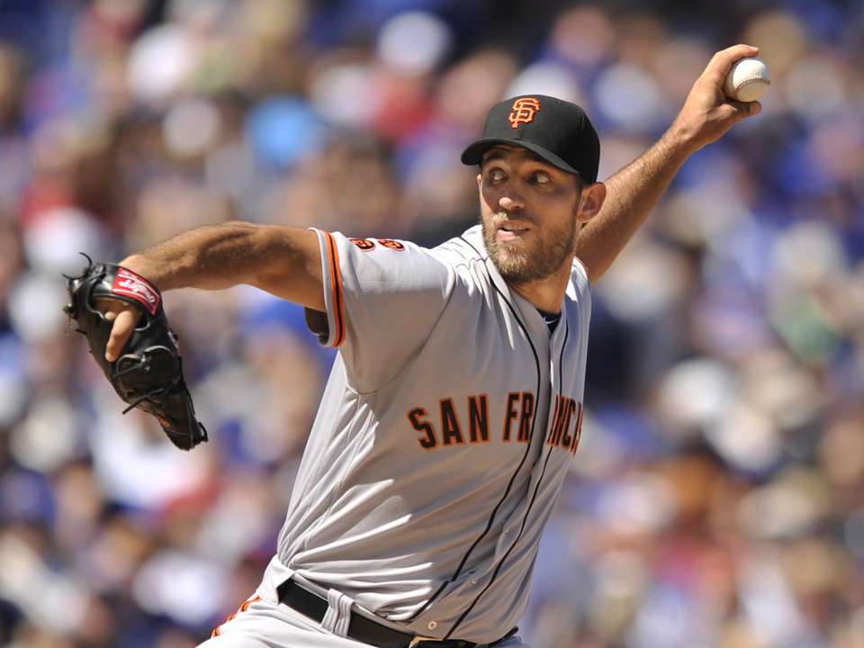 Ace showdown Bumgarner Giants knock off Arrieta Cubs 3-2