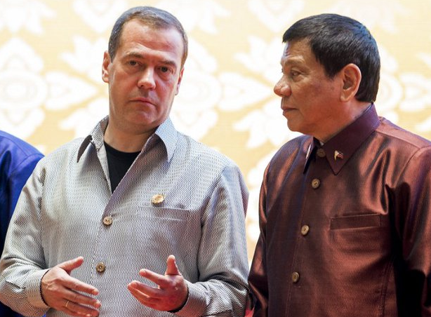 Duterte sit beside Russian PM on ASEAN summit