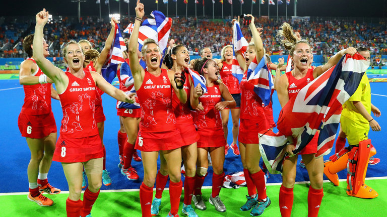 Great Britain celebrate after defeating Netherlands in the women's gold medal match