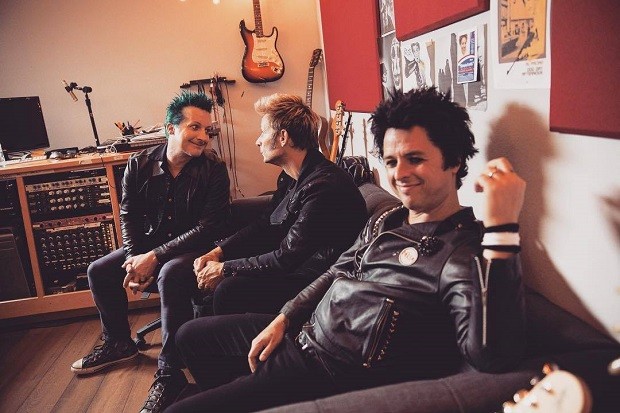 Green Day Premiere New Song, Still Breathing