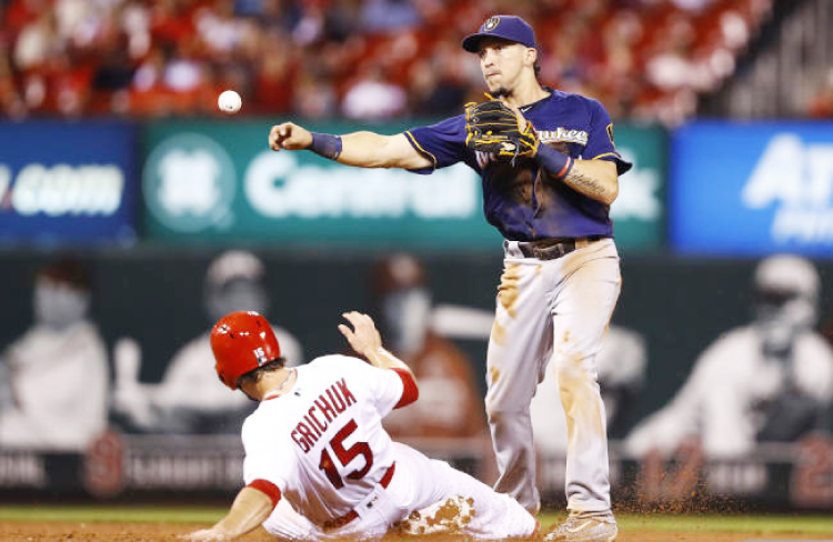 Cardinals fall at home to Brewers