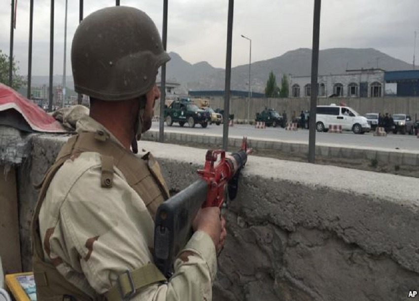 Afghan police seal off centre of Kabul after attacks