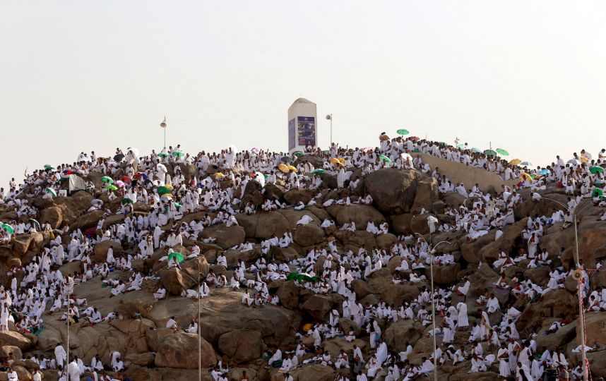 Nearly 1.5 million people begin annual hajj in Saudi Arabia