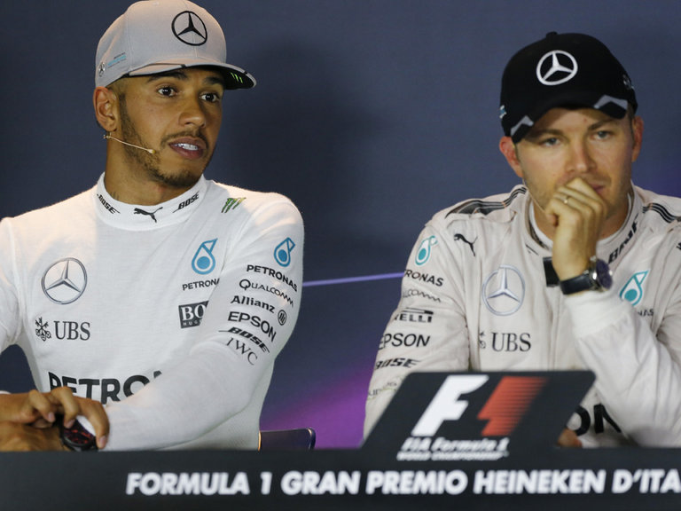 Hamilton and Rosberg face a big challenge in Singapore