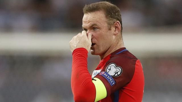 Chris Sutton slams Wayne Rooney’s Slovakia performance ‘He’s killing Harry Kane