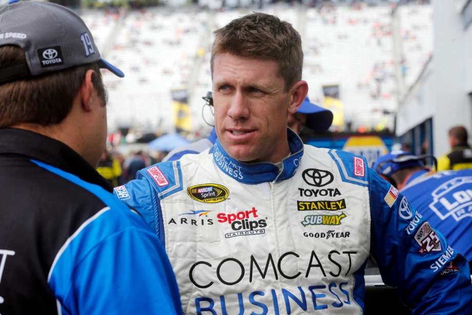 Carl Edwards talks with his crew after the final practice for Sunday's NASCAR Sprint Cup Series auto race at New Hampshire Motor Speedway Saturday Sept. 24 2016 in Loudon N.H. ORG XMIT NHJC109