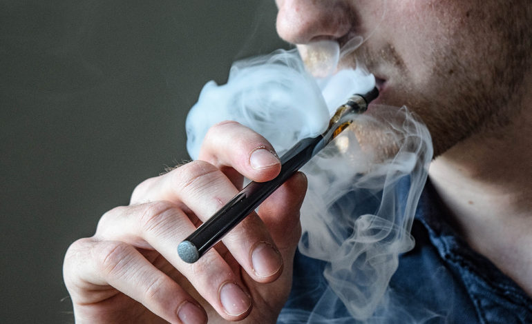 E-cigarettes may have helped thousands to quit smoking in 2015