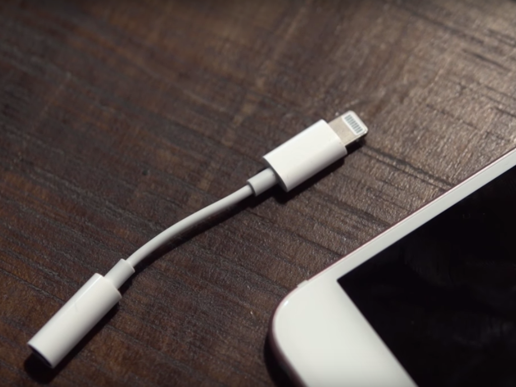 Apple iPhone 7 dongle headphone adaptor