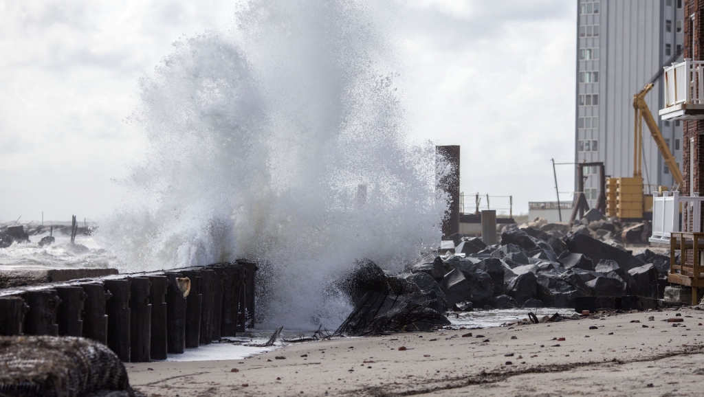 Hermine set to become hurricane again