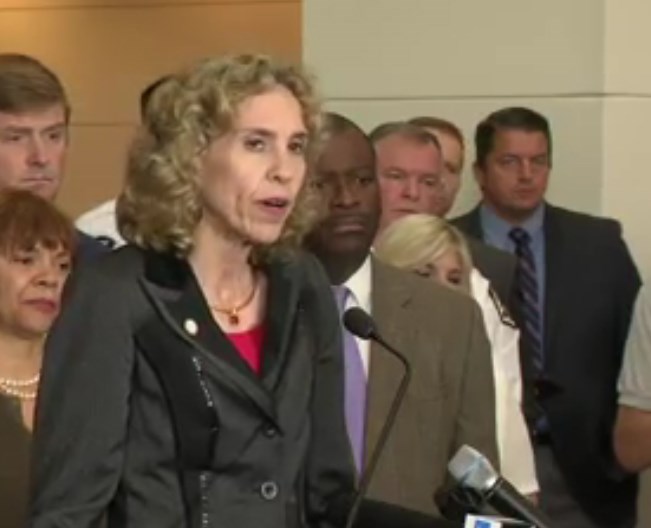 Charlotte mayor promises police shooting investigation of 'highest integrity'