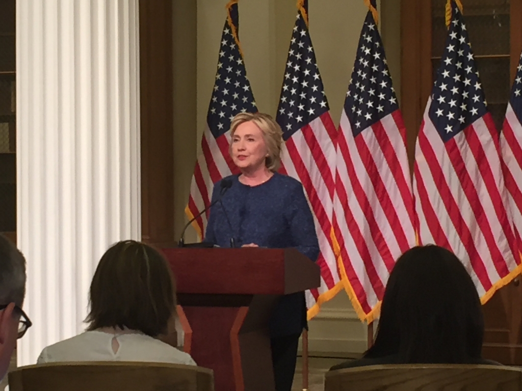 Hillary Clinton meets with former National Security officials