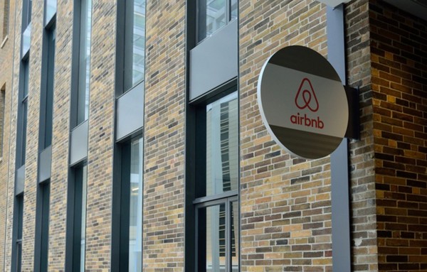 Home sharing giant Airbnb just raised $555 million to grow globally