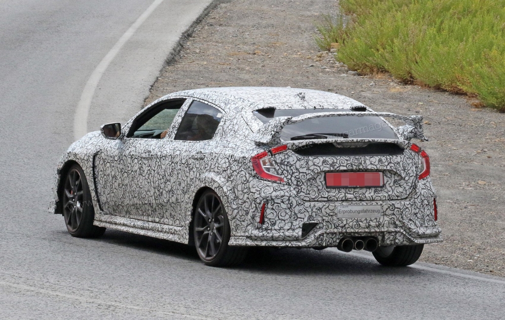 New 2017 Honda Civic Type R blows in spyshots