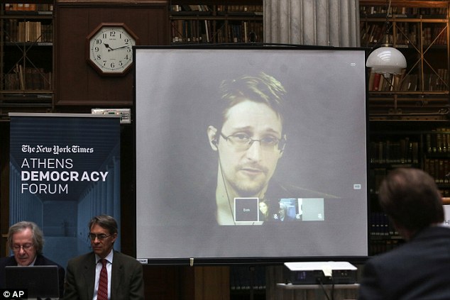 In 2012 Snowden donated money to the campaign of Republican presidential candidate Ron Paul but said he voted for a third party candidate in the general election