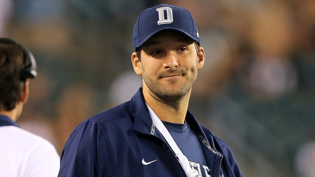 Romo back on shelf: Dallas QB out with bone break in back