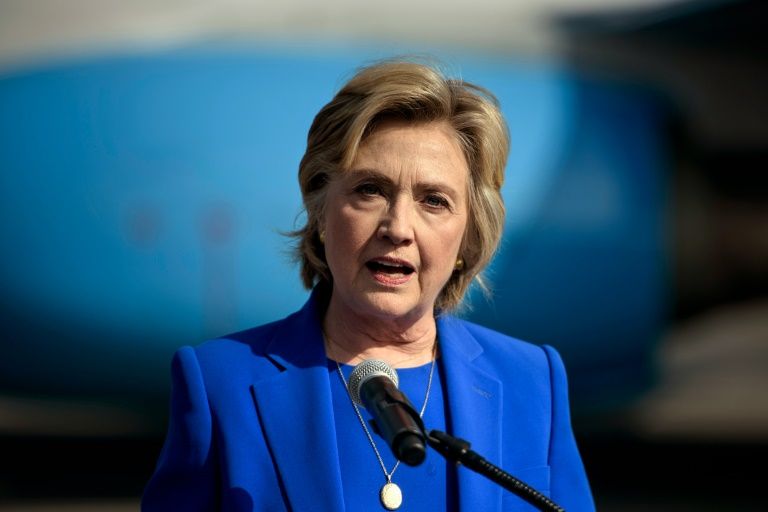 Hunting down IS leader should be'top priority: Clinton