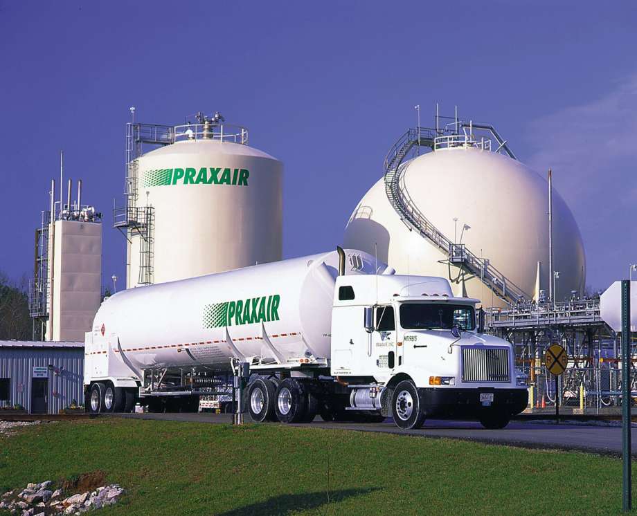 A Praxair gas truck leaves a company air separation plant and hydrogen storage facility. The Danbury-based company has signed an agreement with a Korean steel firm