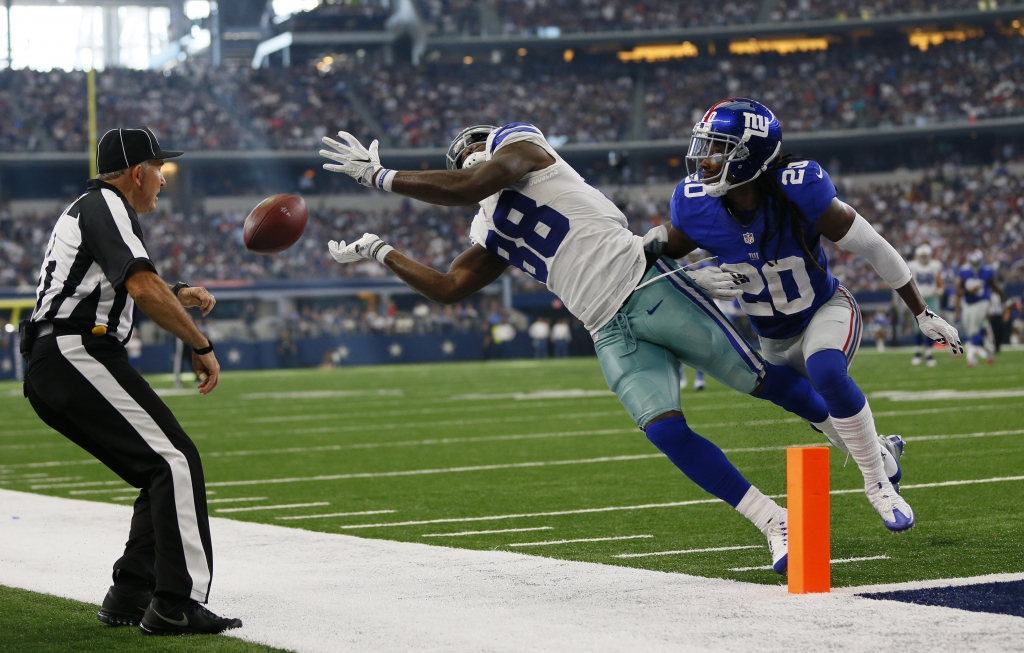 Sep 11 2016 Arlington TX USA Dallas Cowboys wide receiver Dez Bryant misses a possible touchdown catch as New York Giants cornerback Janoris Jenkins defends at AT&T Stadium. Mandatory Credit Erich Schlegel-USA TODAY Sports